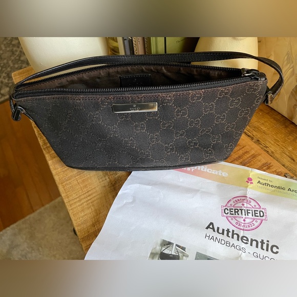 GUCCI Monogram GG Canvas Boat Baguette Pouchette - Picture 2 of 10